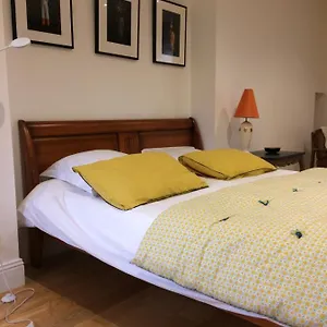Independante Au Manoir De La Celinais Cote Cour Homestay