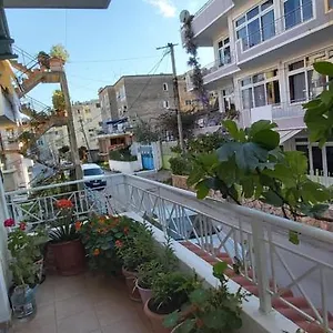 Honey Near Port Of Appartement Saranda