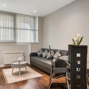 https://cosy-1-bed-by-heathrow-airport.brighton-hotels-england.com